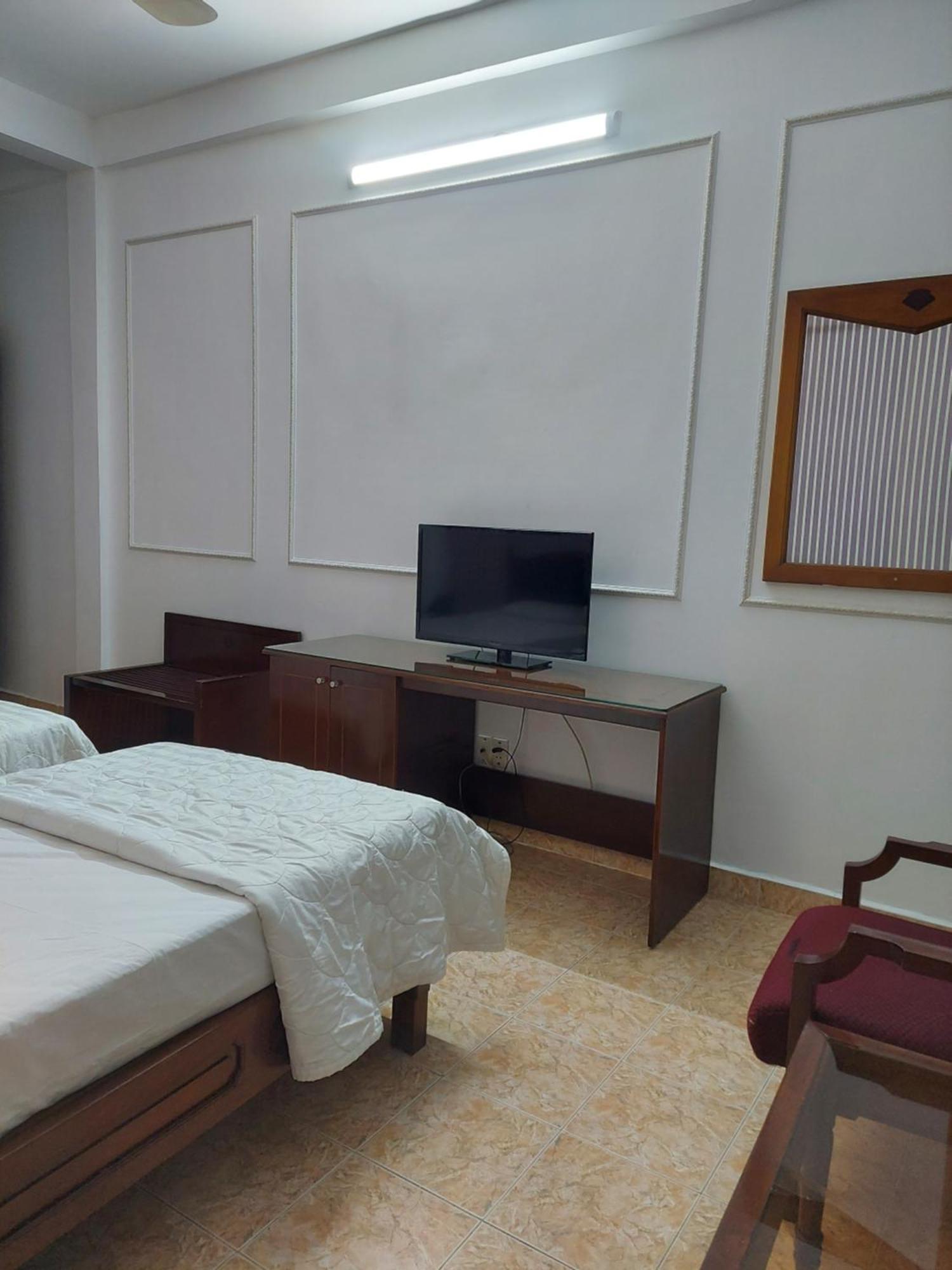 Khach San Trung Mai Hotel Cidade de Ho Chi Minh Exterior foto