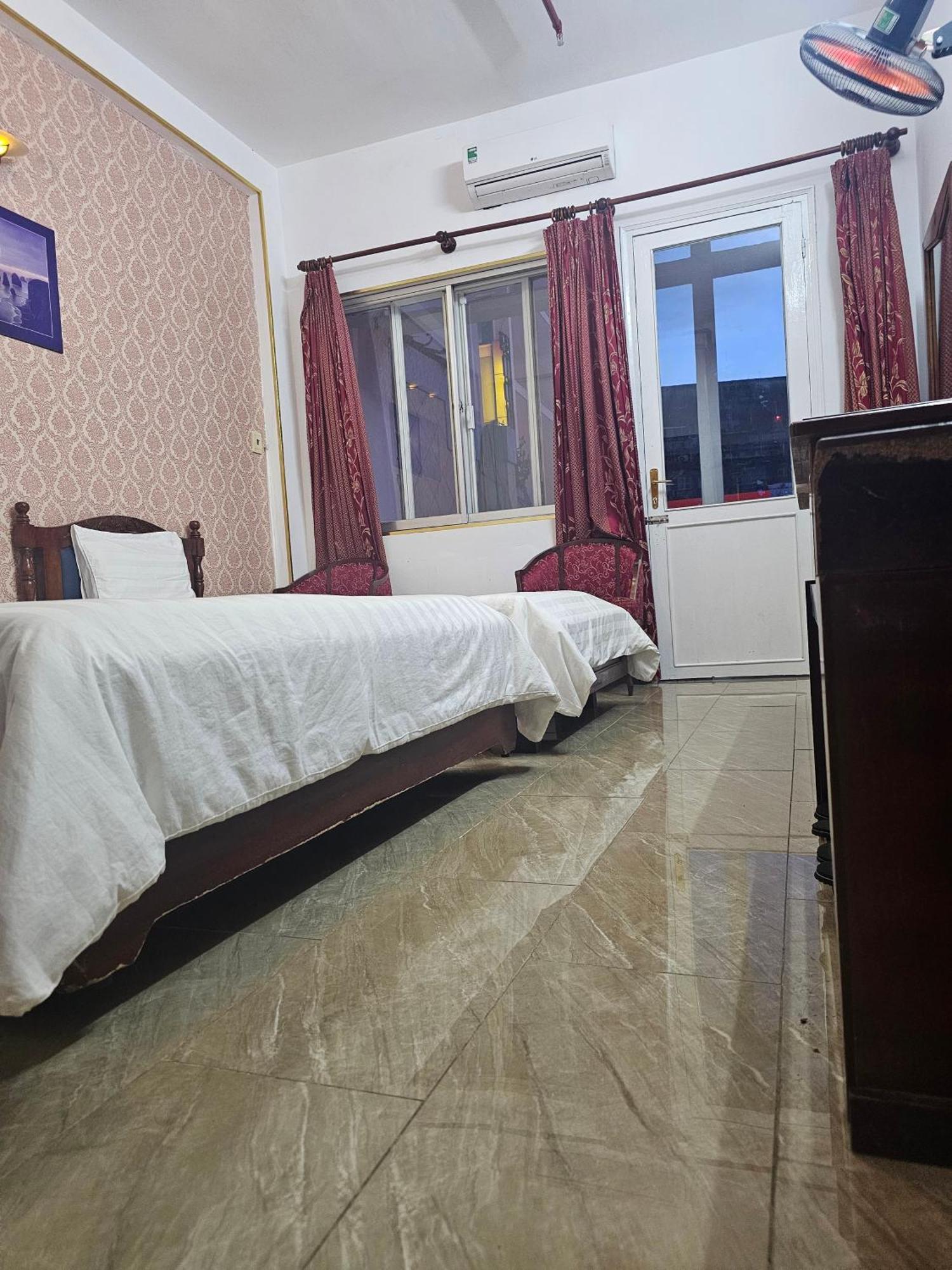 Khach San Trung Mai Hotel Cidade de Ho Chi Minh Exterior foto