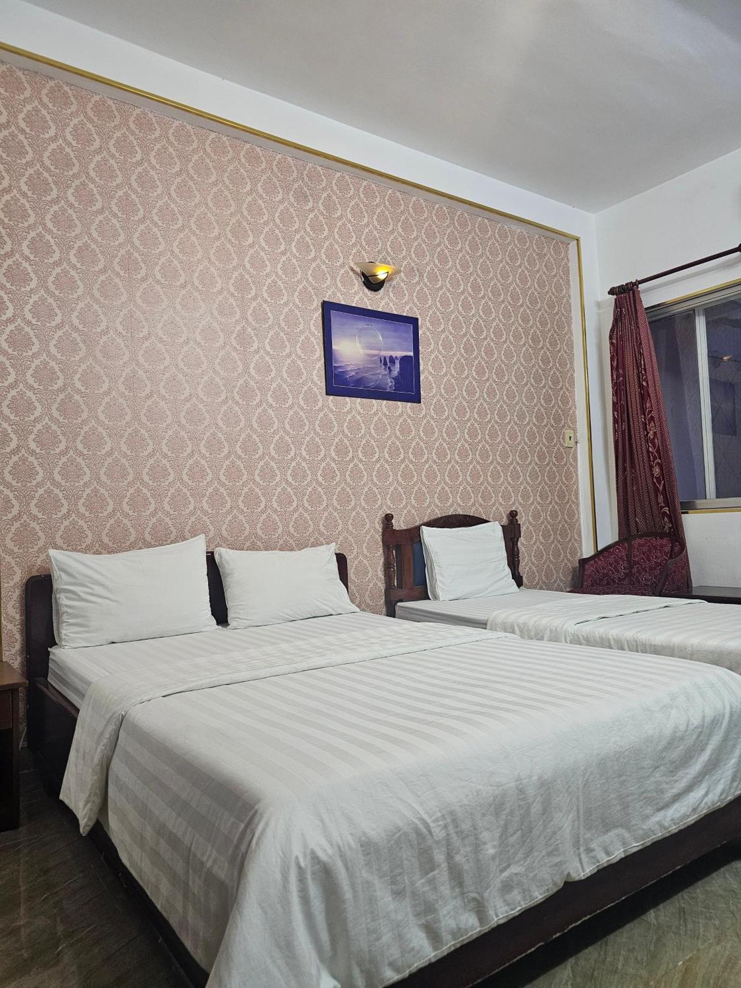Khach San Trung Mai Hotel Cidade de Ho Chi Minh Exterior foto