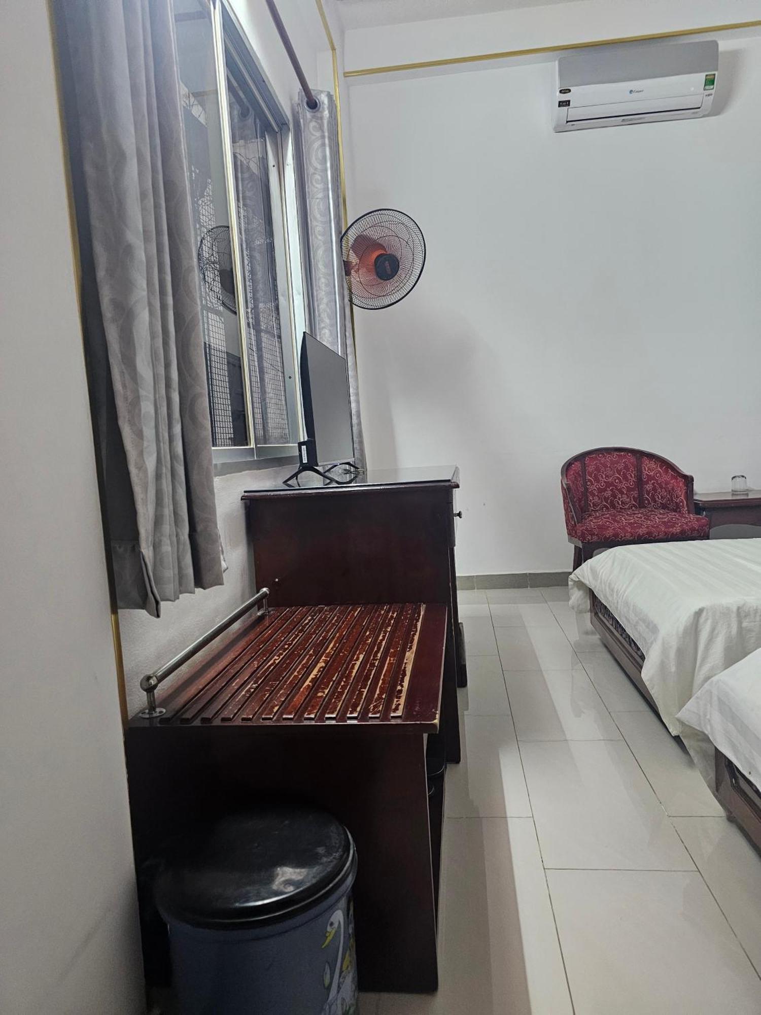 Khach San Trung Mai Hotel Cidade de Ho Chi Minh Exterior foto