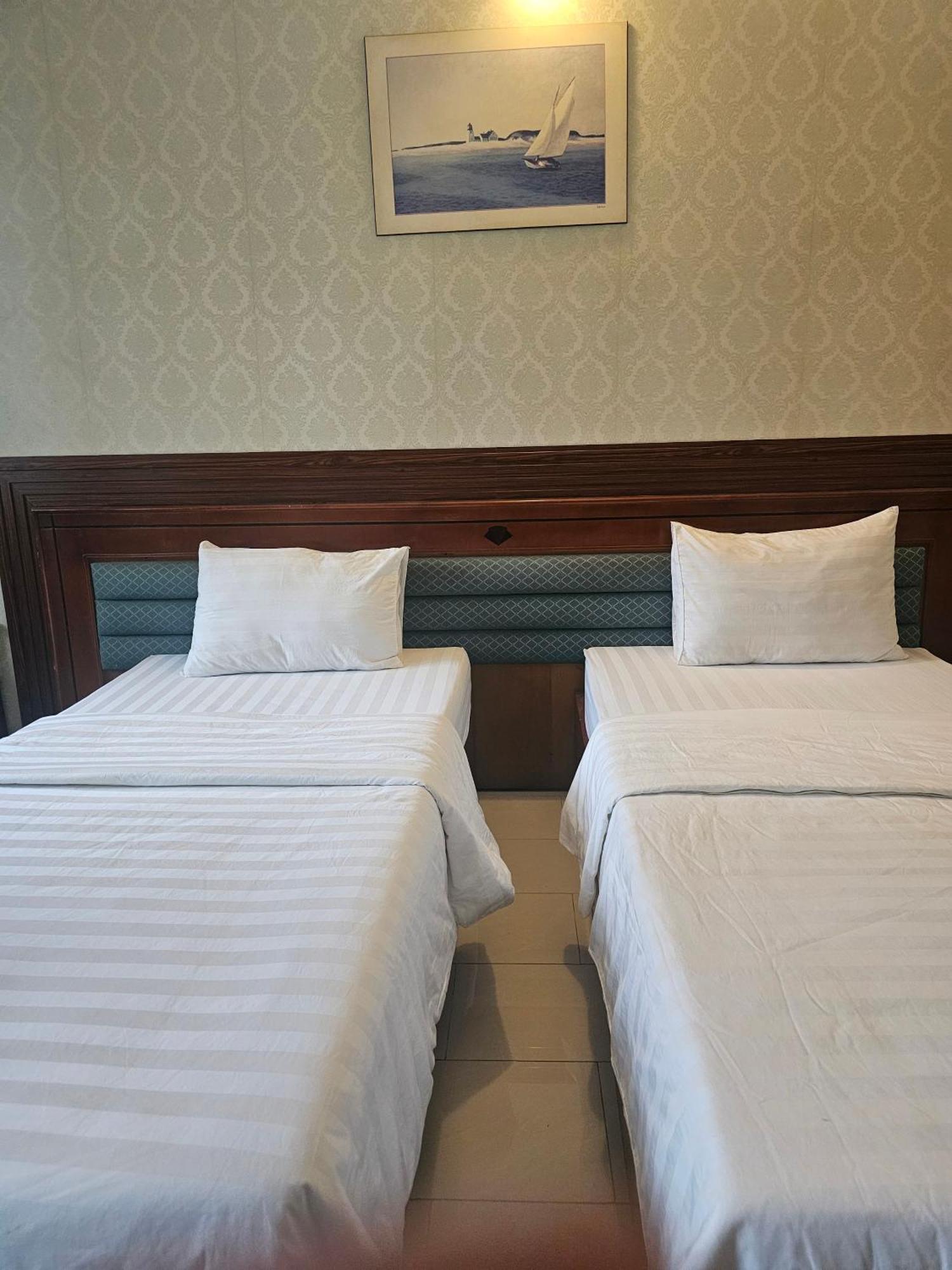 Khach San Trung Mai Hotel Cidade de Ho Chi Minh Exterior foto