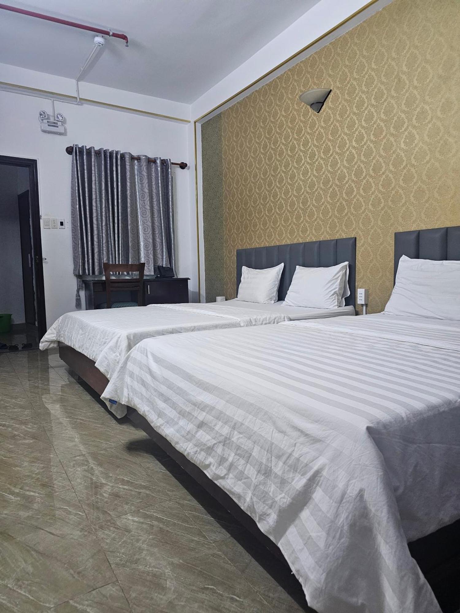 Khach San Trung Mai Hotel Cidade de Ho Chi Minh Exterior foto