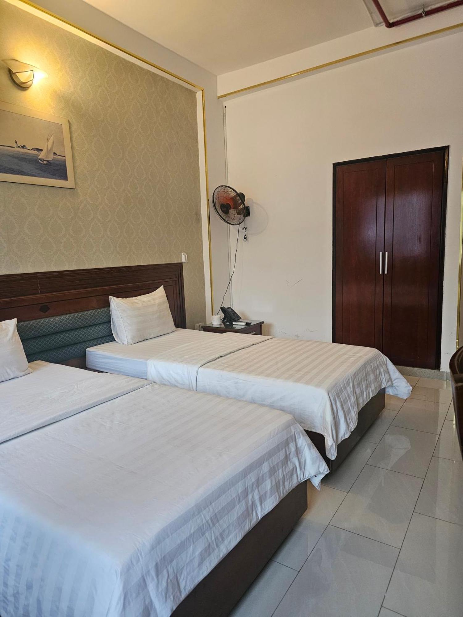 Khach San Trung Mai Hotel Cidade de Ho Chi Minh Exterior foto