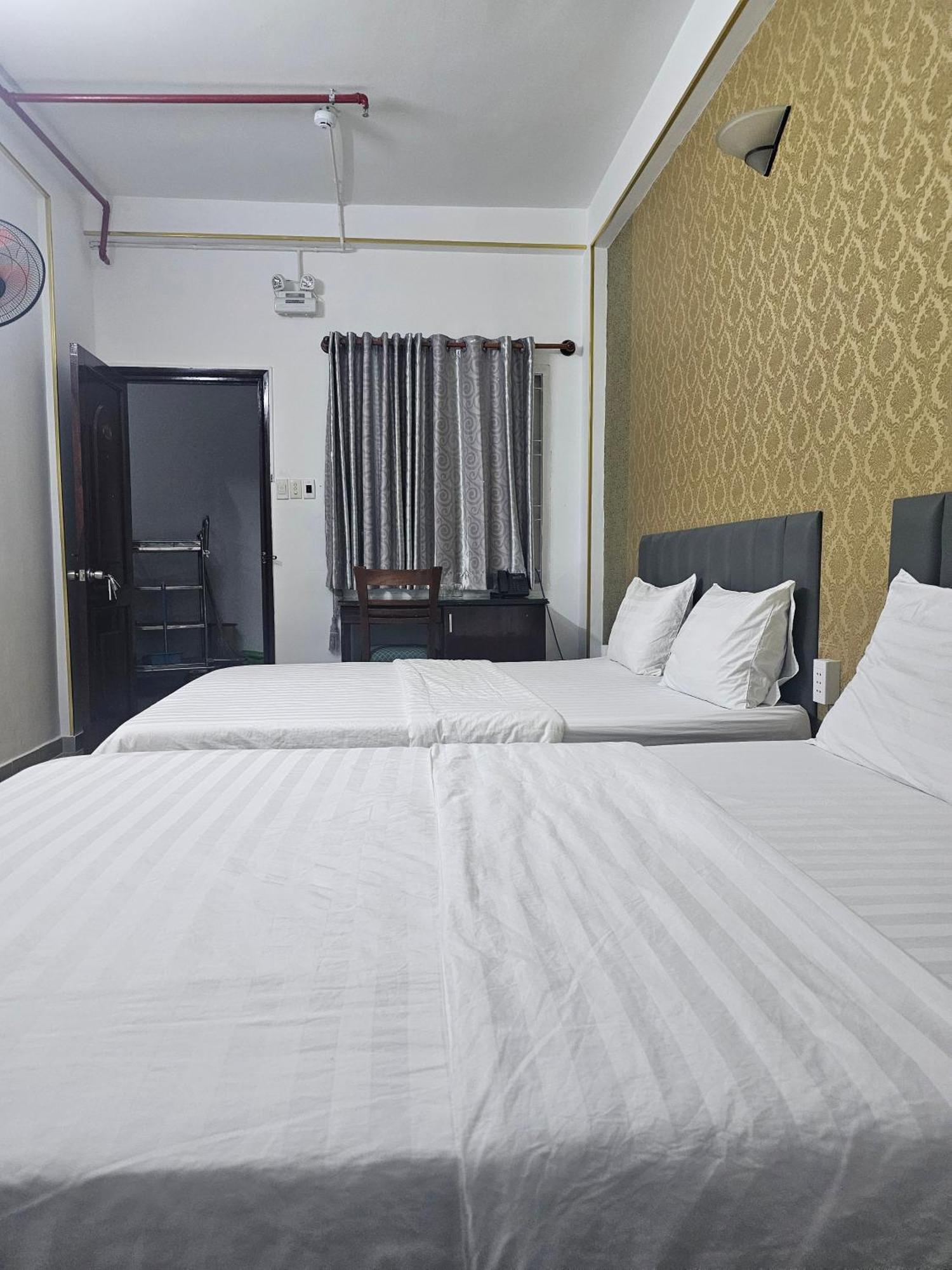 Khach San Trung Mai Hotel Cidade de Ho Chi Minh Exterior foto