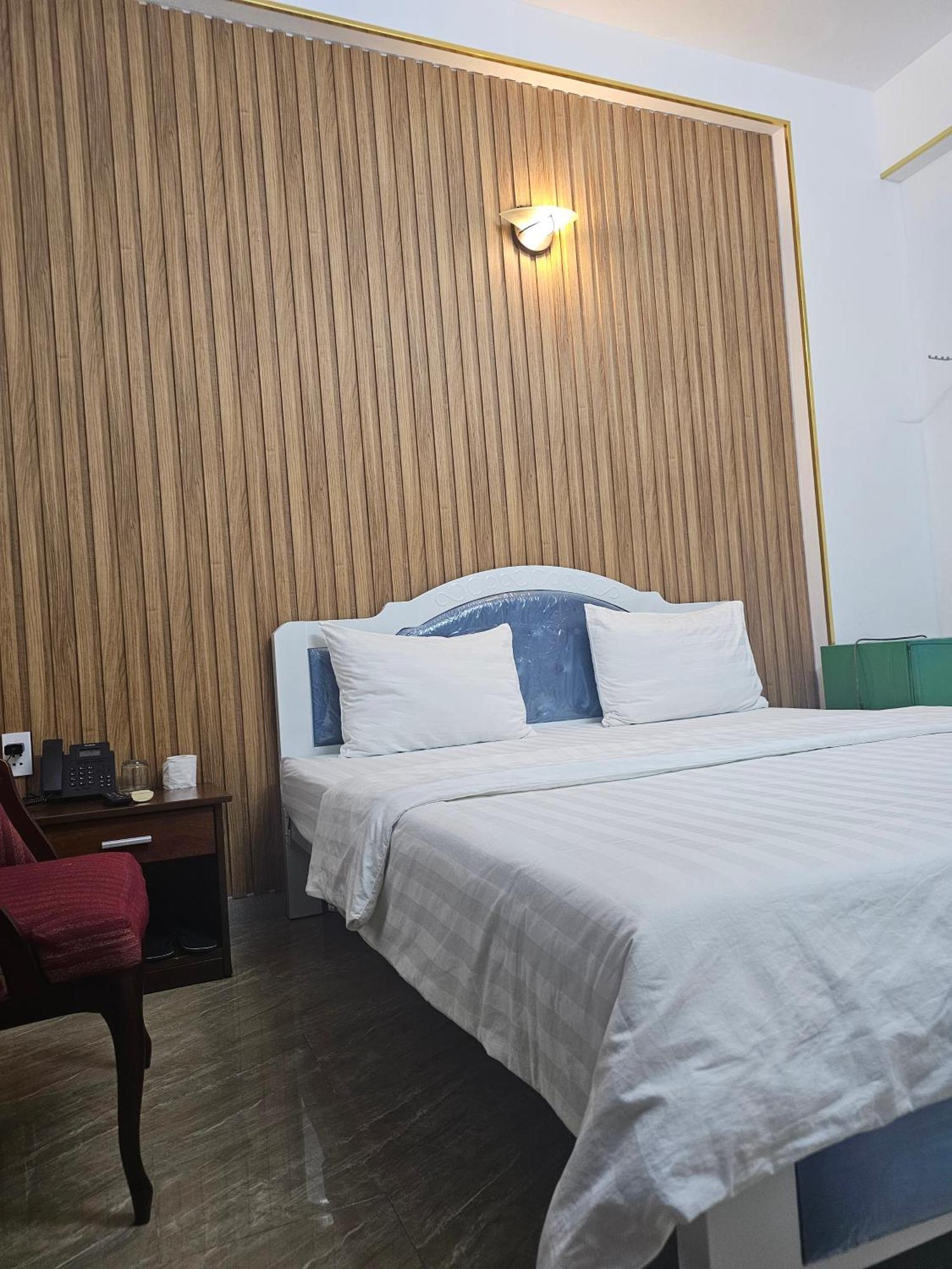 Khach San Trung Mai Hotel Cidade de Ho Chi Minh Exterior foto