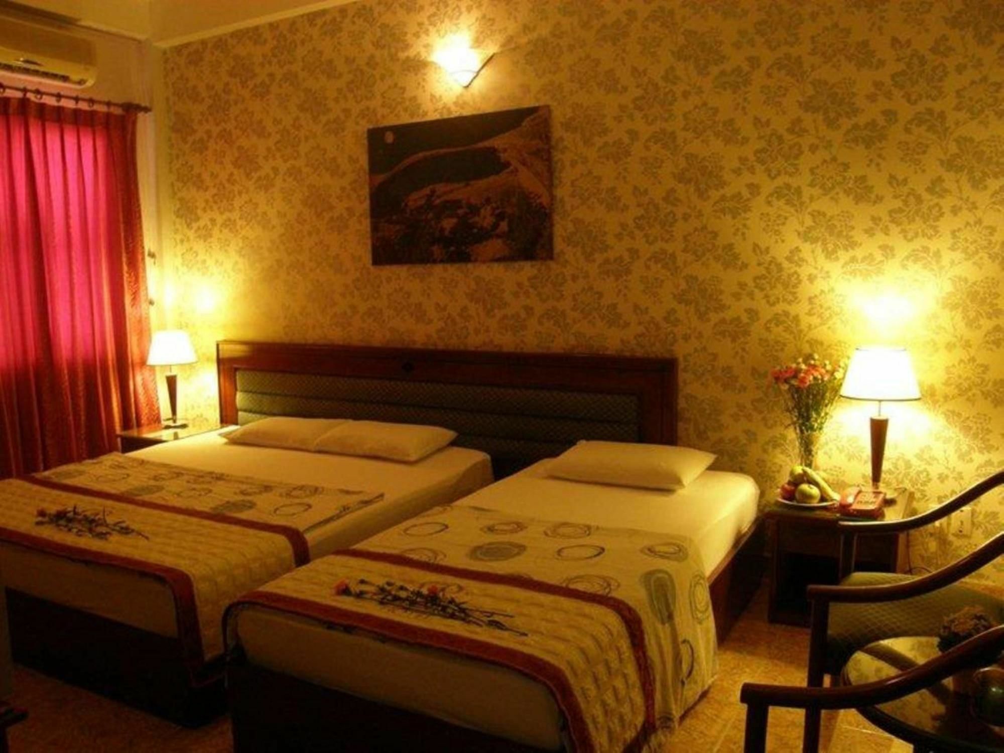 Khach San Trung Mai Hotel Cidade de Ho Chi Minh Exterior foto